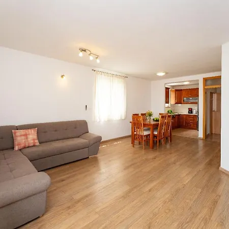 Mokra With Private Pool Holiday home Zdrelac