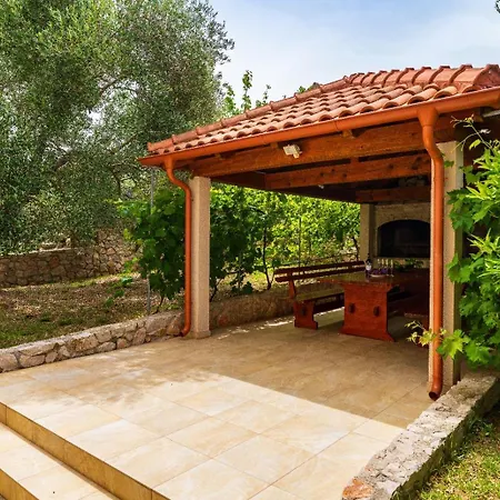 Сasa de vacaciones Mokra With Private Pool