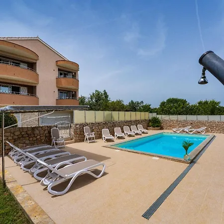 بيت للعطل Mokra With Private Pool