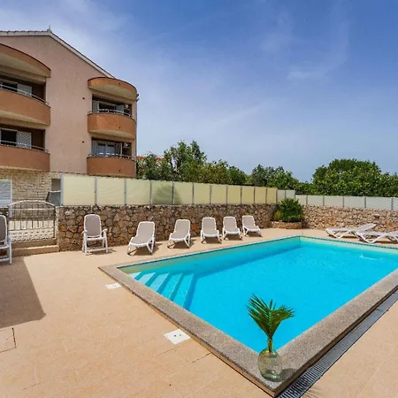 بيت للعطل Mokra With Private Pool *