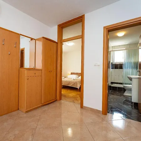 Mokra With Private Pool بيت للعطل *