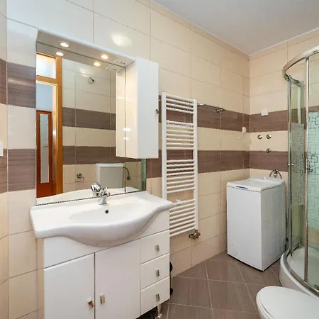 Mokra With Private Pool بيت للعطل *